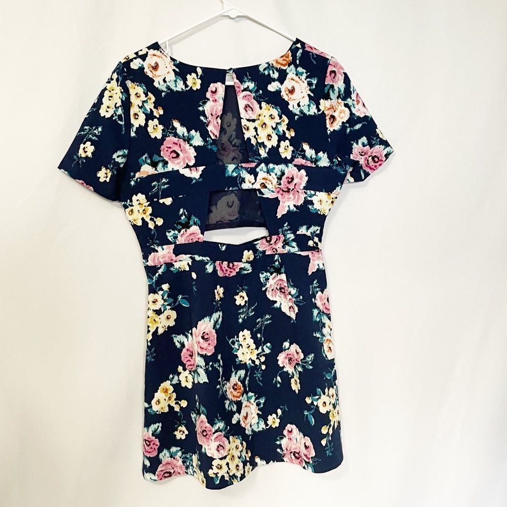 Umgee Floral Short Sleeve Fit & Flare Dress M - Picture 5 of 6